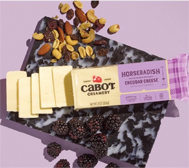 Horseradish Cheddar Cheese - 8 oz.