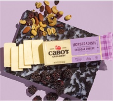 Horseradish Cheddar Cheese - 8 oz.